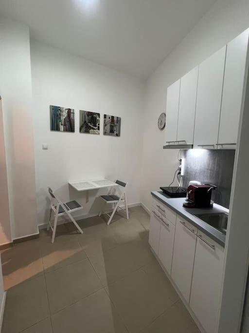 Sany Center Apartment Белград Екстериор снимка